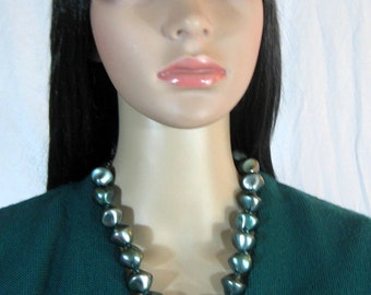 1960's Sea Foam GREEN NECKLACE18-20"