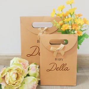 Sacs kraft pour baby shower, sac cadeau avec nom de famille pour bébé, moyen et petit sac cadeau en papier kraft, pochette cadeau pour garçons et filles, pochettes cadeaux personnalisées