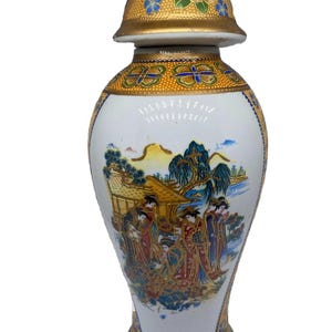Vintage Japanese Satsuma-Style Porcelain Vase Lamp – Hand-Painted