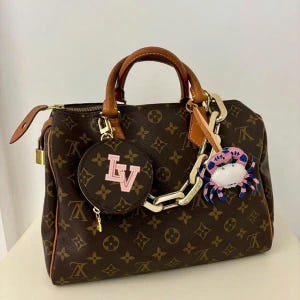 Colección de dijes para bolso con los signos del zodíaco, Charmed Life, estilo zodiacal, dije de cuero vegano de microfibra, regalos únicos para ella, regalo de cumpleaños