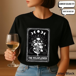Camiseta de flores silvestres con colores cómodos, estética cottagecore, fases lunares, camiseta con carta del tarot de flores espirituales para mujer, regalo para ella, color cómodo