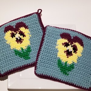 Pansy Potholders, Flower Kitchen Decor, Hot Pad, Pot Holders Trivet Set of Two, Pansies Mothers Day Gift for Mom, Floral Hotpad Hot Pad