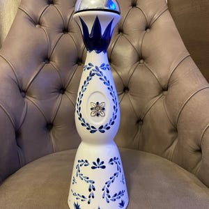 Empty bottle Tequila azul reposado bottle gin pottery ceramic decanter luxury oil 0.7 liters 700ml tavalera bar drink barman cocktail vase