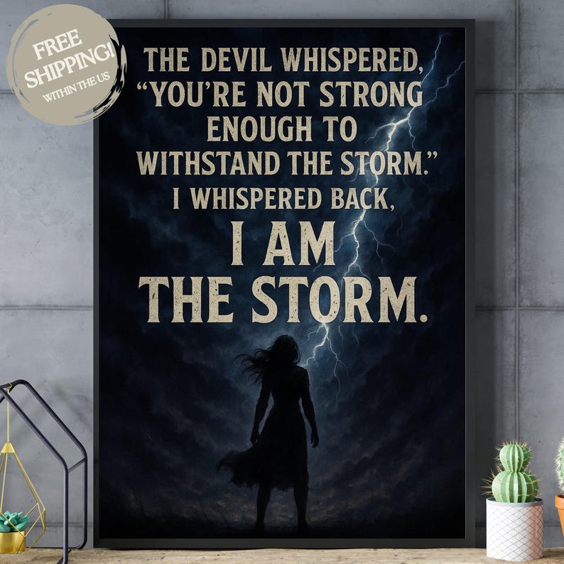 Décoration murale sur toile Je suis la tempête pour elle | Impression puissante citation féminine | Livraison ou option numérique | Décor orageux | Cadeau de motivation pour elle image 6