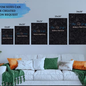 Peut inclure: Une maquette de diff&eacute;rentes tailles d'une impression murale moderne avec le texte "Link Style Design" et "Modern Wall Print". L'impression est sur un fond noir avec un aspect textur&eacute;. Les tailles sont de 8x10 pouces, 12x16 pouces, 16x20 pouces, 18x24 pouces, 20x30 pouces et 24x36 pouces.