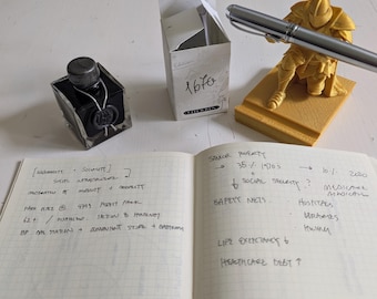 Golden Knight of the Quill (Heavy Version)