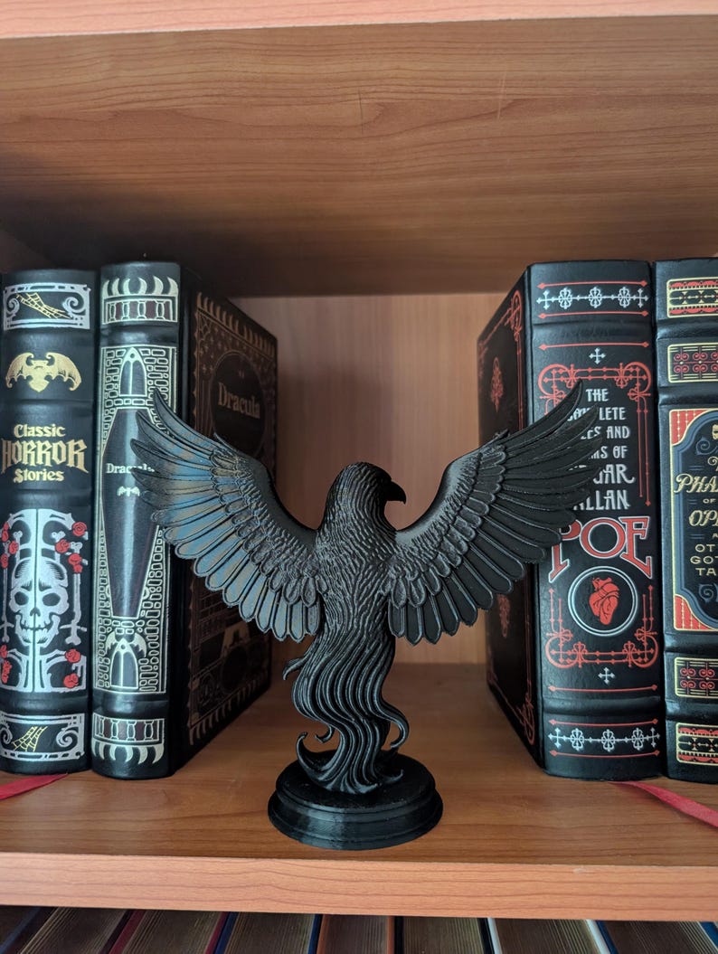 Plastic Raven Black Raven Statue on Plinth – Outstretched Wings Gothic Decor – 8×7 ...