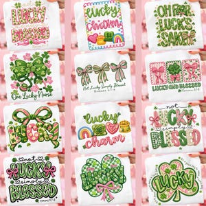 Puede incluir: Camisetas blancas con diseños temáticos del Día de San Patricio. Las camisetas presentan texto y gráficos como tréboles, arcoíris y las frases "Lucky Charm" y "Lucky and Blessed".