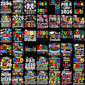 Puede incluir: Una colección de coloridos diseños con temática de graduación para graduados de Pre-K y Kindergarten de 2026. Los diseños incluyen frases como "Pre-K Graduate", "Kindergarten Graduate" y "Madre orgullosa de un graduado de Pre-K 2026".