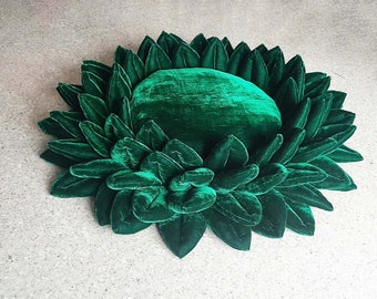 Green Velvet Floor Pillow - Lotus Shaped Zafu Cushion for Mindful Practice - Sitting Pillow
