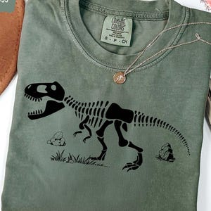 T-Rex Skeleton Shirt, Tyrannosaurus Shirt, Jurassic Park Shirt, 90s Movie Graphic T-Shirt, Vintage Jurassic Tee, Dino Fan Gift Idea