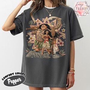 Maglietta Moana e Maui in stile retrò Comfort Colors, maglietta Disney Moana Princess Pua Hei Hei, maglietta per famiglie Disneyland, maglietta Disney per bambina, regalo da principessa Pepper/Dark Heather
