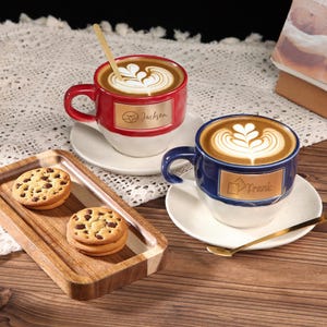 Cadeau d&#39;anniversaire, ensemble personnalisé de tasses à expresso en céramique, cadeau pour petite amie, poterie minimaliste pour la maison, cadeau de mariage gravé au laser