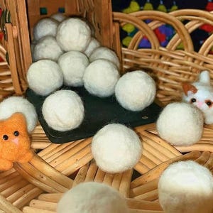 Bubbie’s Creampuffs Handmade Cat Balls (read description)