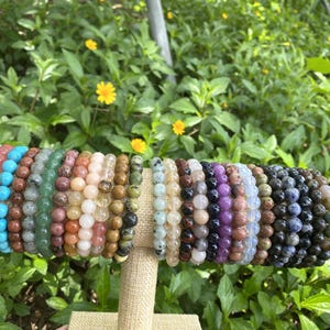 Braccialetto di perline fatto a mano con perline di pietra naturale, braccialetto elastico in stile boho per l&#39;uso quotidiano