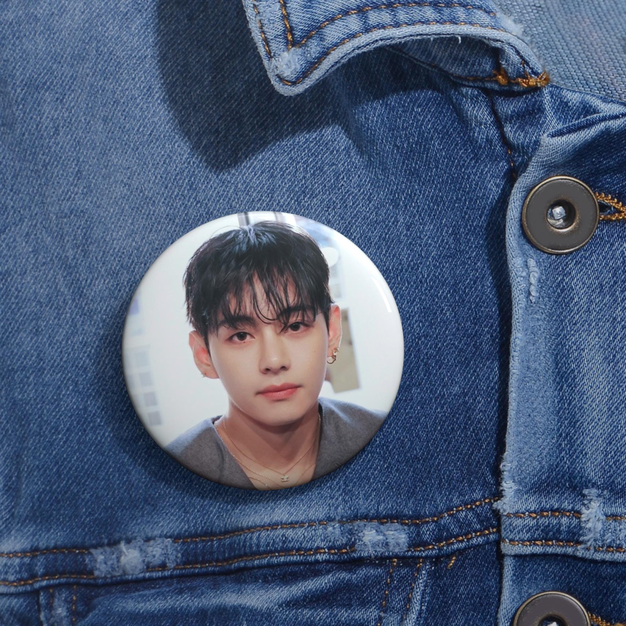 BTS-V様 250705 | Out in Paris | Taehyung Wore - Top @celine - Pants