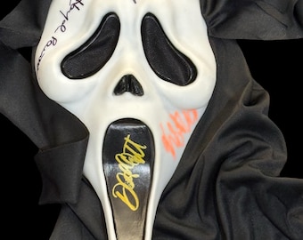 Scream 4 Cast Handsigned Ghostface Mask With A Certificate Of Authenticity