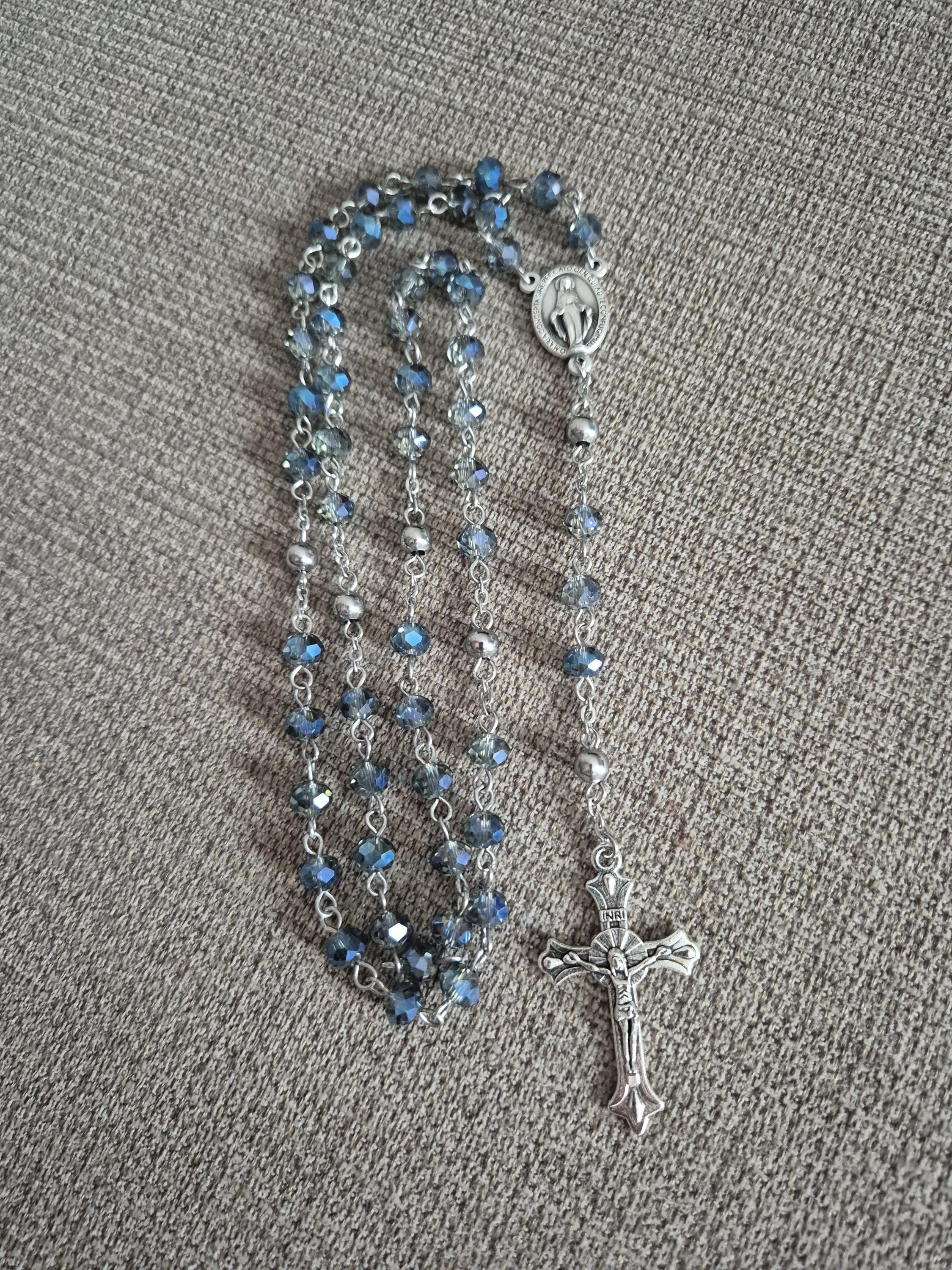 GIGI CLOZEAU - Collier Chapelet Croix Perles Résine Or