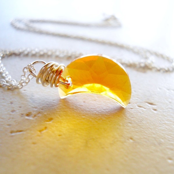 Tiny Moon Necklace, Topaz Moon Necklace, Pale Yellow Moon, Celestial Necklace, Moon Jewelry, Celestial Jewelry, Palest Yellow