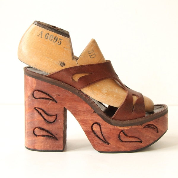 Etched Wood Platform Heel Shoe - Brown Leather Straps - Sandals