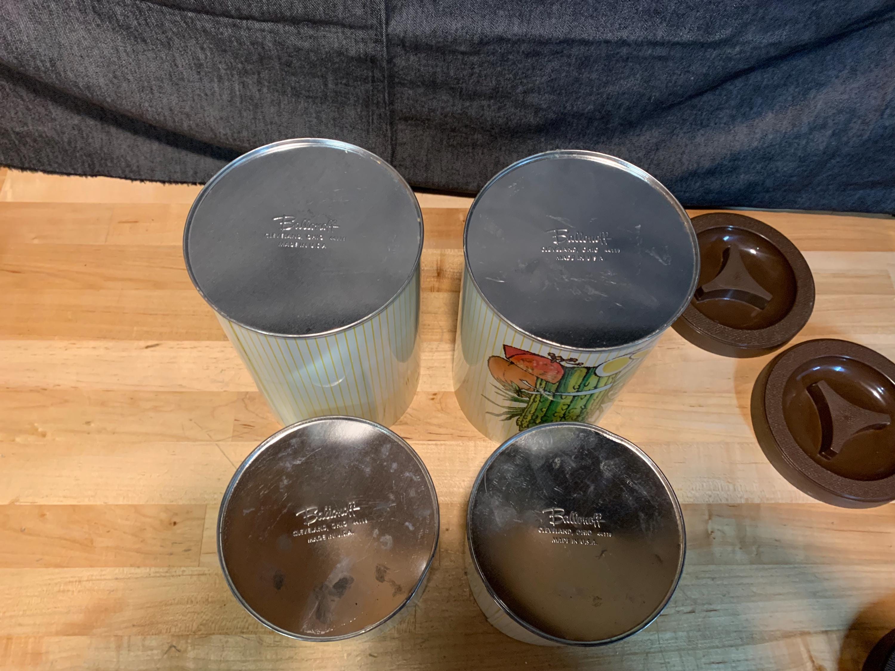 バロノフ　アンティーク缶　4個セット 4 Piece Vintage Ballonoff Metal Canister Set With Plastic Lids - Etsy