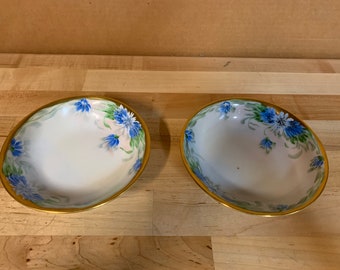 2 Vintage Bavaria Hutschenreuther Selb Favoitie Berry Bowls