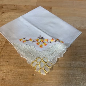 Vintage Hand Embroidery and Lace Design  Hankie Handkerchief