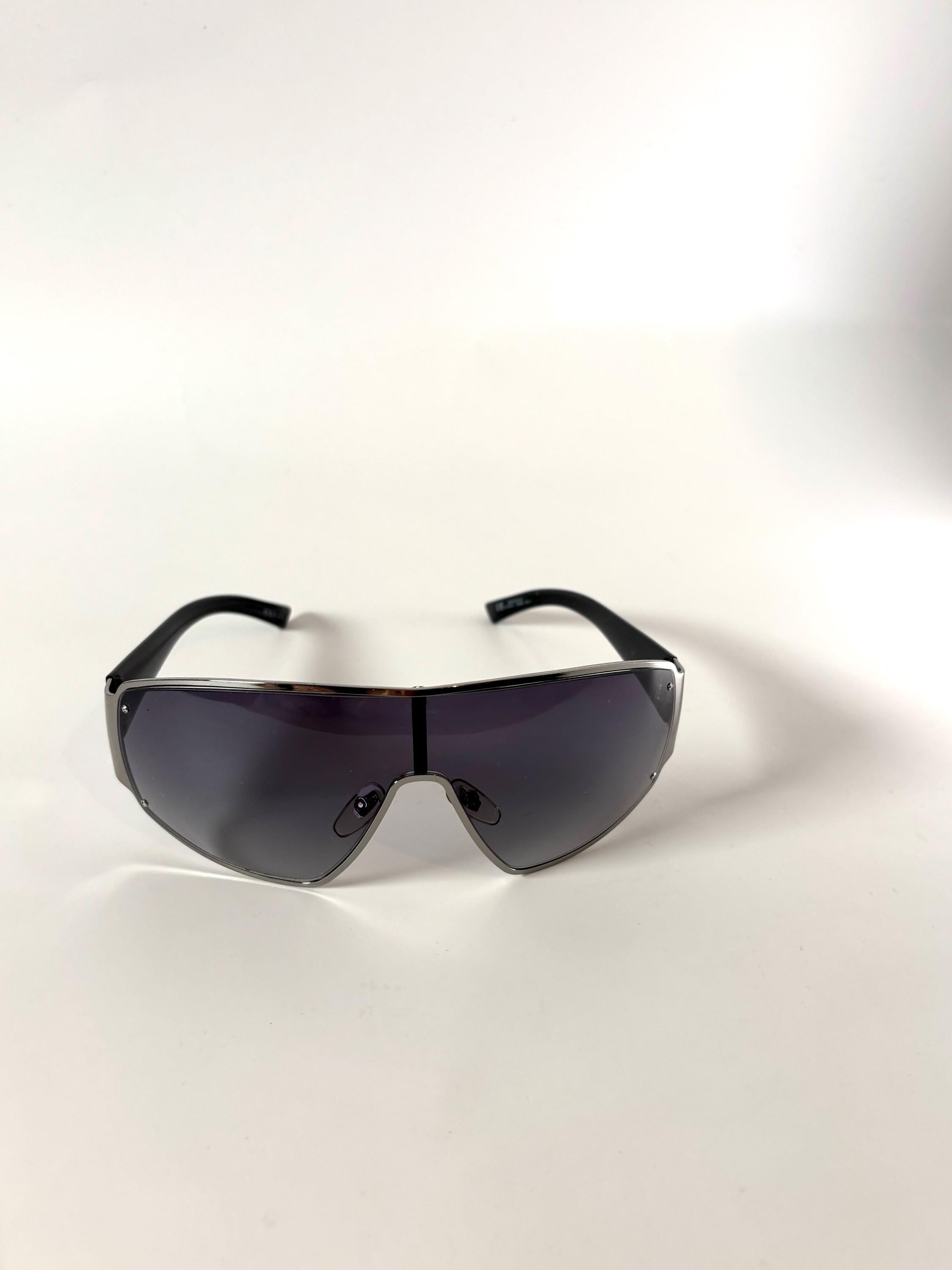 Vintage Gucci Shield Sunglasses GG Pattern Designer Fashion  display picture 3