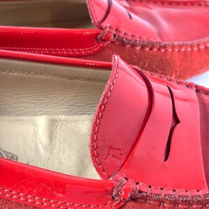 Mocassini italiani vintage Tod's in pelle verniciata rossa immagine 6