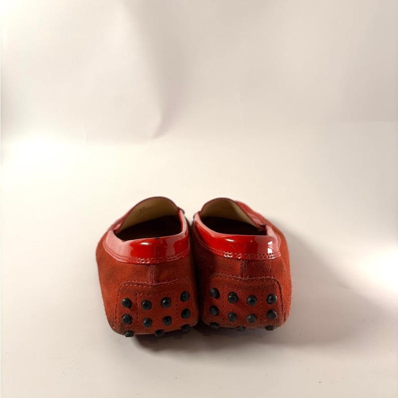 Mocassini italiani vintage Tod's in pelle verniciata rossa immagine 3