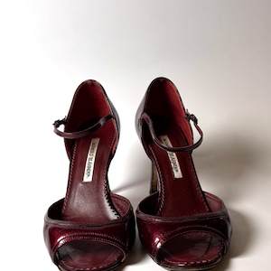 Vintage Manolo Blahnik Burgundy Patent Leather  Ankle Strap  Y2K Heels s 38.5