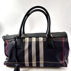 Burberry Schwarz und Creme karierte Umhängetasche