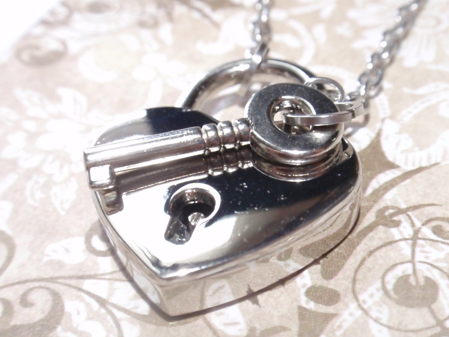 ★SENTIMENTS★ NO.483 [SILVER] HEART CODE LOCK NECKLACE NEW 925 Sterling Silver Lock Key￼ Heart Necklace CZ Pendant