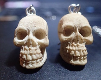 Realistic small Skull Earrrings