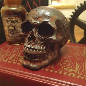 METALLSCHÄDEL Fantasy Schädel Skulptur Gusseisen Schädel Rostiger Schädel Stempunk Skulptur - Gothic Dekor Knochen Dark Android Aged Eisen BETON Schädel