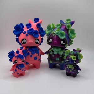 Giant cherry blossom pixie – articulated 3d printed fantasy figure | layers in green design | 5 color options