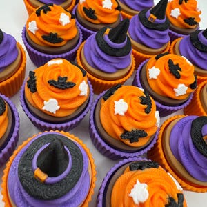 3d printed halloween cupcake clickers • fidget toy • witch hat cupcake & bat/ghost sprinkle cupcake • spooky cute gift