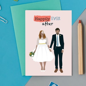 Nog lang en gelukkig staan nieuwe man en vrouw te glimlachen, elkaars hand vast te houden.