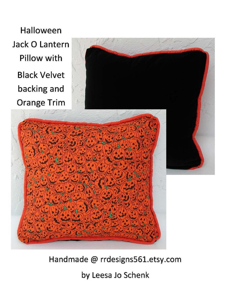 K&ouml;nnte beinhalten: Halloween Jack O Lantern Kissen mit schwarzem Samtbezug und orangefarbenem Besatz. Handgefertigt @ rrdesigns561.etsy.com von Leesa Jo Schenk.