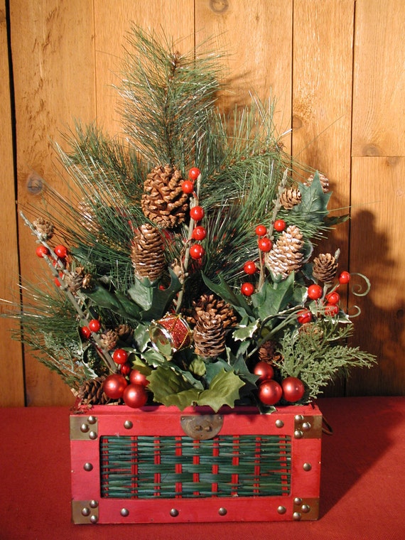 Set Di 9 Plettri Floreali Natalizi Con Pigne Innevate, Bacche Rosse, Agrifoglio E Rami Di Pino – Altezza 23 Cm - 2