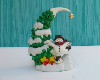 Snowman Skating, Tea Light Candle holder figurine Christmas decoration, ceramic candle holder, Christmas gift exchange,Tea light candle tree