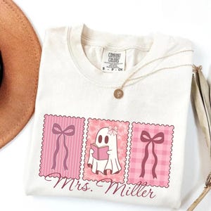 Personalized Cute Teacher Ghost Bow Shirt, Halloween Teacher Shirt,Funny Teacher Shirt For Fall,Halloween Gift For Teacher,Cute Teacher Gift