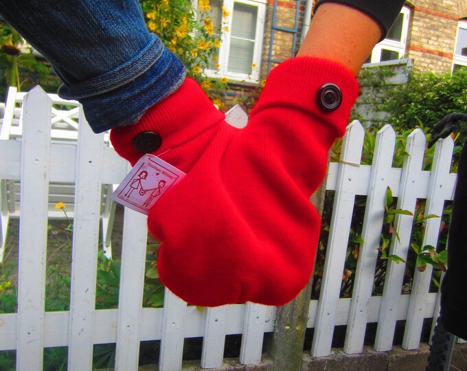 Red Couples Gloves with Black Buttons , A Unique and Romantic Gift for Christmas, Anniversary, or Wedding Present. Smitten Card Included