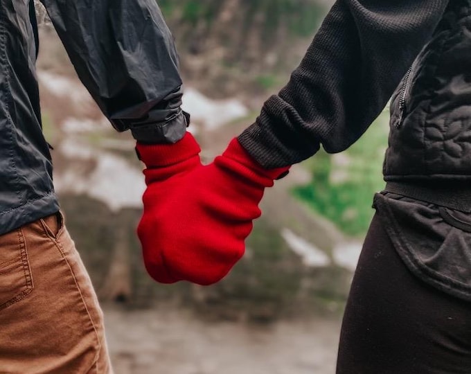 Best Couples Gift EVER! Smittens, the Couples mitten! Perfect for Christmas, FREE Shipping in the USA Smitten Card Included!  Romantic Gift