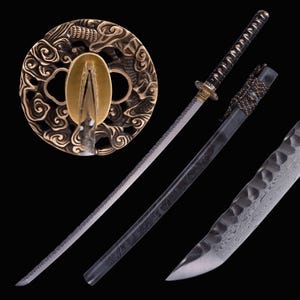 Handmade Damascus Katana - Hand Forged Full Tang Damascus Steel Real Japanese Samurai Katana Dragon Sword - Perfect for Collection & Display