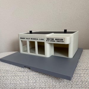 Pueblo de la Ruta 66, Ciudad Modelo, Doc's, Set de juego de la Clínica Médica / Doc Hudson