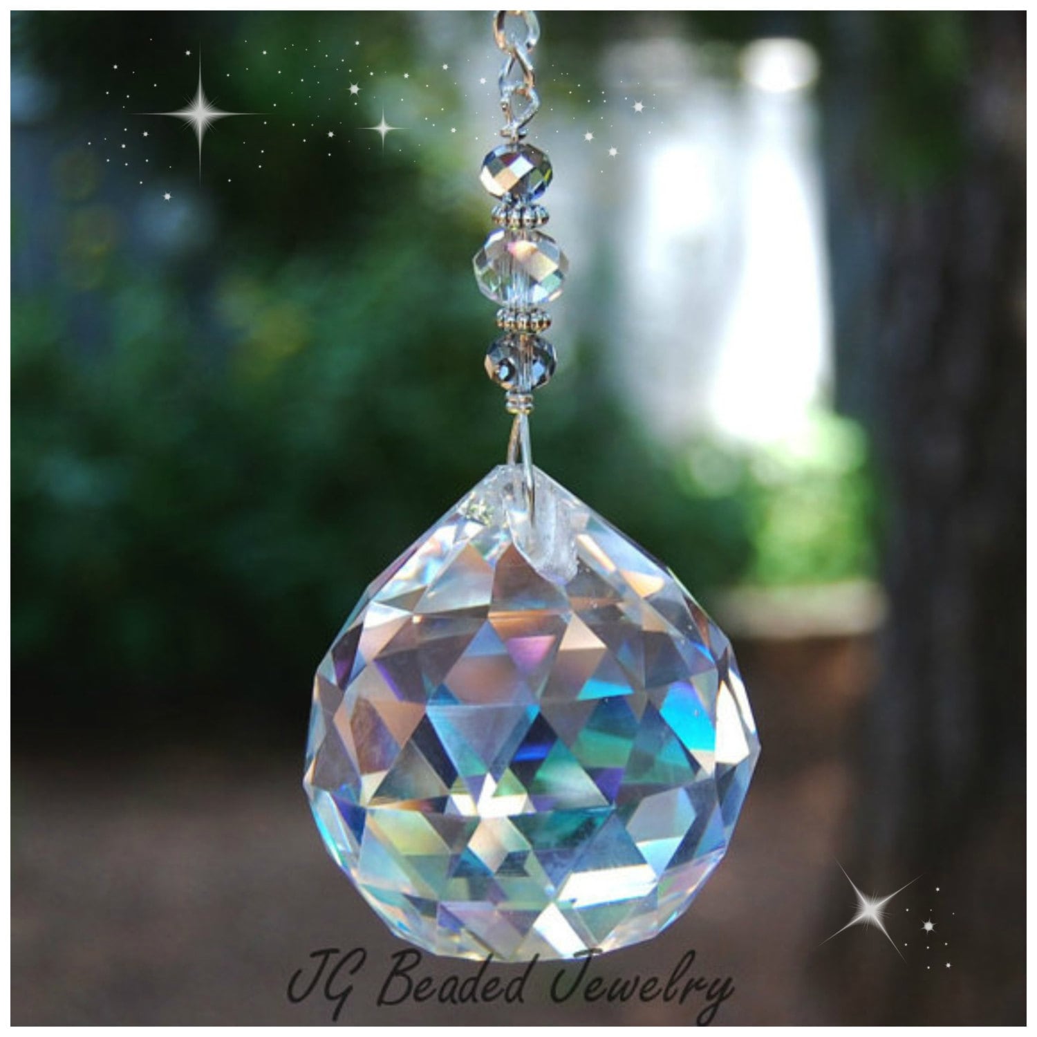 хрусталь на солнце. кристаллы из стекла. хрусталь на солнце. Aurora borealis сваровски. пурпурный хрусталь.