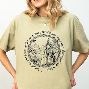 Medieval Knight & Wolf T-Shirt – Vintage Warrior Tee – Fantasy LARP Shirt – Comfort Colors Oversized Graphic Tee – Renaissance Fair Outfit