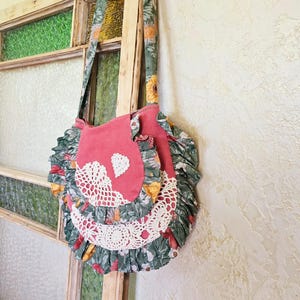 Cottagecore Ruffle Shoulder Bag – Vintage Doily Purse – Handmade Floral Fabric Bag – Shabby Chic Crossbody – One of a Kind Boho Satchel
