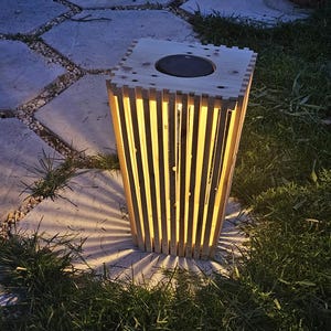 Cedar Solar Lantern - TAPERED DOWN
